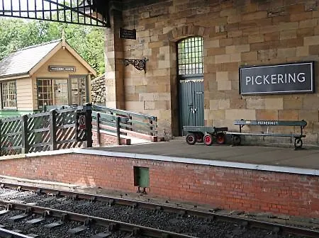 Platform 17 * Pickering